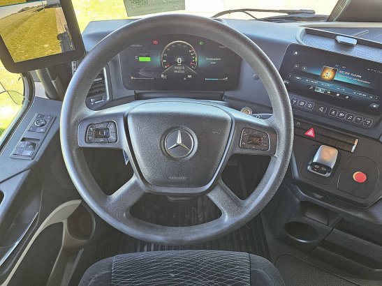 MERCEDES-BENZ ACTROS 1848 LS gigaspace mp5 2xtank 9669 2022 2 Tractor Units image 10