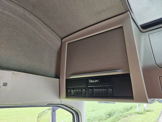 VOLVO FH 460 i-save retarder 590 2021 2 Tractor Units image 10