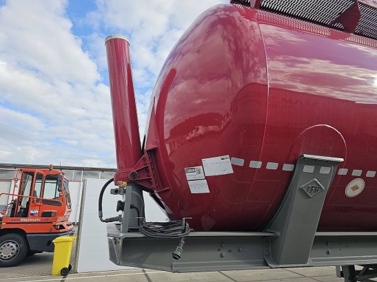 FELDBINDER KIP 60M3 electro/ alu wheels Feldbinder KIP 60M3 electro/ alu wheels 2014 2 Tanker semi trailers image 10