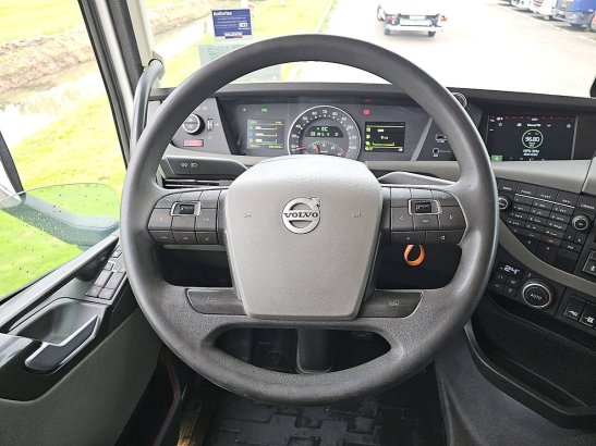 VOLVO FH 500 6x2 steered pto+hydr 590 2020 2 Tractor Units image 11