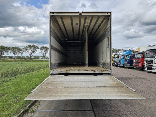 SCANIA P280 6x2*4 eev frigoblock 3212 2010 2 image 11