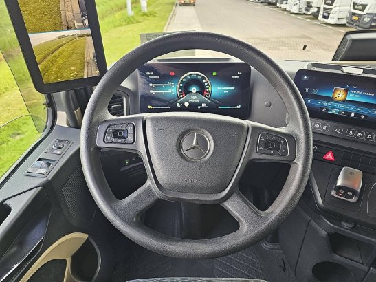 MERCEDES-BENZ ACTROS 1848 LS gigaspace mp5 2xtank 9669 2022 2 Tractor Units image 27