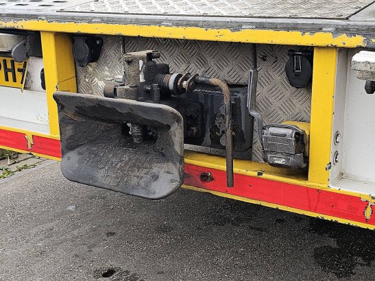 IVECO 120E28 EUROCARGO fly deck 2 cars 120E28 EUROCARGO FLY DECK 2 CARS 2020 2 image 28