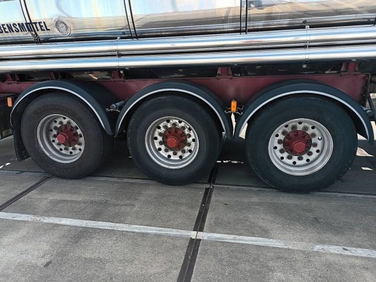 MAGYAR SR 34 FOODSTUFF pump webasto 25m3 Magyar SR 34 FOODSTUFF PUMP WEBASTO 25M3 1997 2 Tanker semi trailers image 163