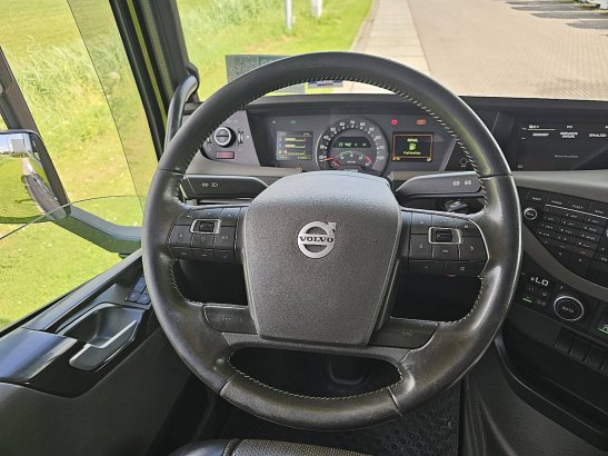 VOLVO FH 750 6x4 liftaxle retard. 590 2018 2 image 13