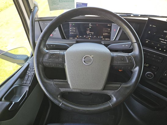 VOLVO FH 460 xl i-park cool isave 590 2022 2 Tractor Units image 13