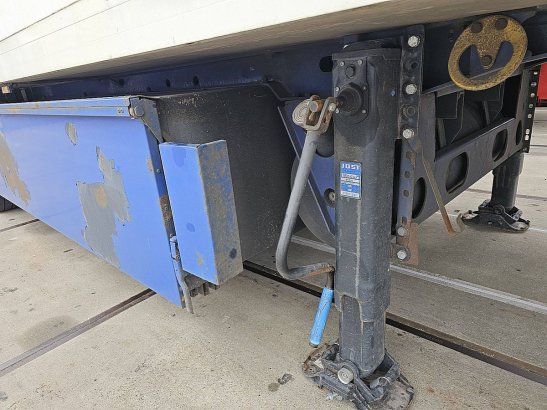 KRONE SD meatrails thermoking SD MEATRAILS THERMOKING 2010 2 Refrigerated semi trailers image 43
