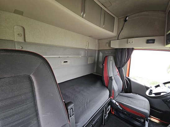 VOLVO FH 460 4x2 i-p-c spoilers 590 2021 2 Tractor Units image 13