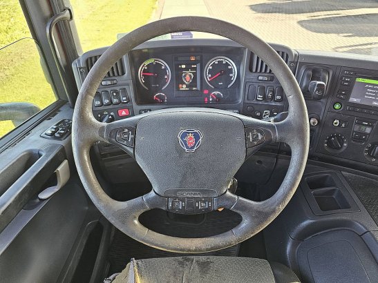 SCANIA P410 hiab xs122 P410 HIAB XS122 2016 2 Tipper trucks image 13