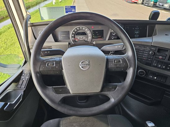 VOLVO FH 500 6x2 steered pto+hydr 590 2020 2 Tractor Units image 14