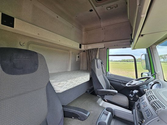 DAF CF 400 CF 400 2017 2 Tractor Units image 14