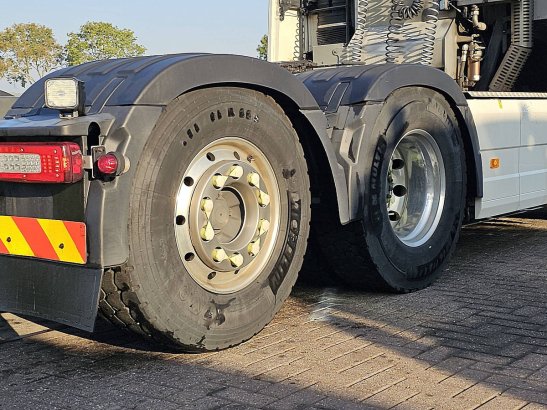 VOLVO FH 500 6x2 steered pto+hydr 590 2020 2 Tractor Units image 15