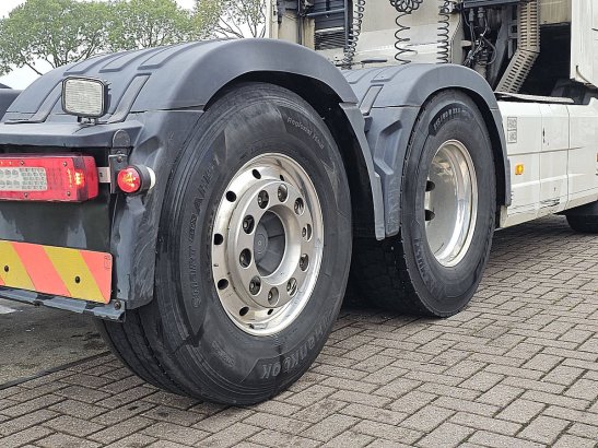 VOLVO FH 500 6x2 steered pto+hydr 590 2020 2 Tractor Units image 15