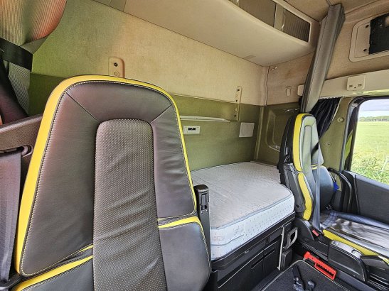 VOLVO FH 750 6x4 liftaxle retard. 590 2018 2 image 15