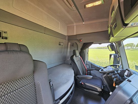 RENAULT T 460 lowdeck T 460 LOWDECK 2019 2 Tractor Units image 30