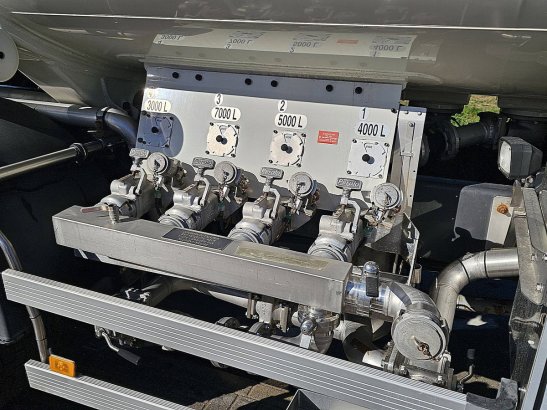 VOLVO FM 13.500 19.000l fuel FM 13.500 19.000L FUEL 2011 2 image 15