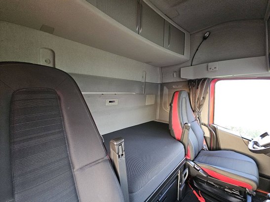 VOLVO FH 460 4x2 I-Parc-Cool I-Save Xenon Spoilers PTO 1st Owner Full-Air! 590 2021 2 Tractor Units image 15
