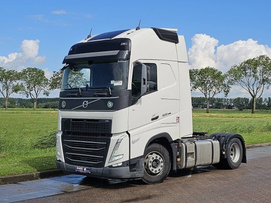 VOLVO FH 500 xl 590 2022 2 Tractor Units image 2