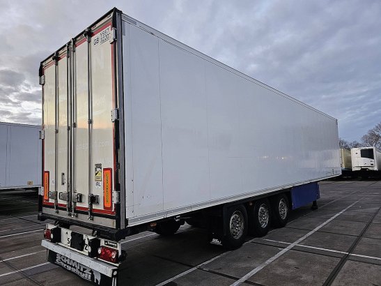 SCHMITZ EURO HANGWERK meatrails fleisch Schmitz Cargobull EURO HANGWERK MEATRAILS FLEISCH 2014 2 Refrigerated semi trailer...