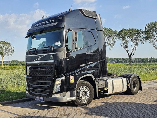 VOLVO FH 460 4x2 2x tank 590 2021 2 Tractor Units image 36