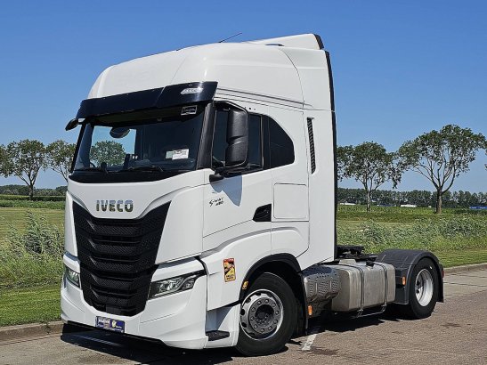 IVECO S-WAY AS440S49 S-WAY AS440S49 2022 2 Tractor Units image 2