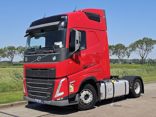 VOLVO FH 500 globetrotter 590 2023 2 Tractor Units image 2