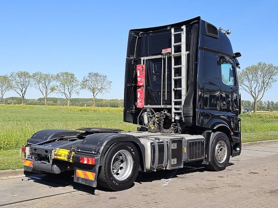 MERCEDES-BENZ ACTROS 1848 LS gigaspace mp5 2xtank 9669 2022 2 Tractor Units image 3