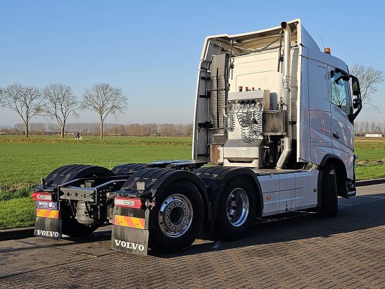 VOLVO FH 500 6x2 steered pto+hydr 590 2020 2 Tractor Units image 3