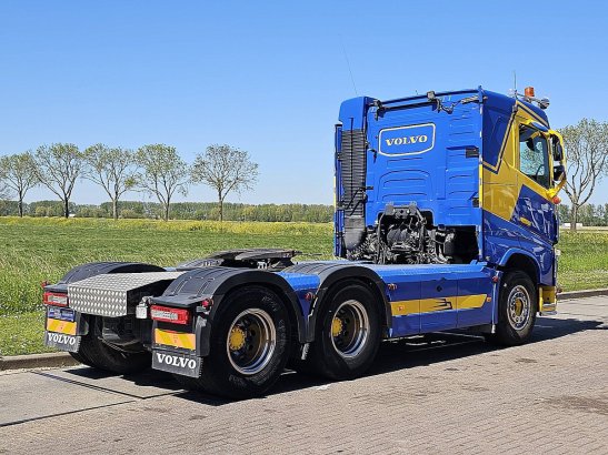 VOLVO FH 460 590 2015 2 Tractor Units image 3