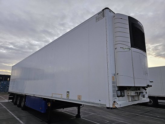 SCHMITZ EURO HANGWERK meatrails fleisch Schmitz Cargobull EURO HANGWERK MEATRAILS FLEISCH 2014 2 Refrigerated semi trailer...