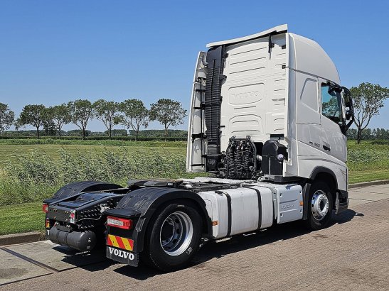 VOLVO FH 460 xl i-park cool isave 590 2022 2 Tractor Units image 3