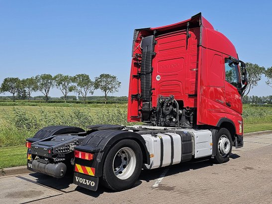 VOLVO FH 500 globetrotter 590 2023 2 Tractor Units image 3
