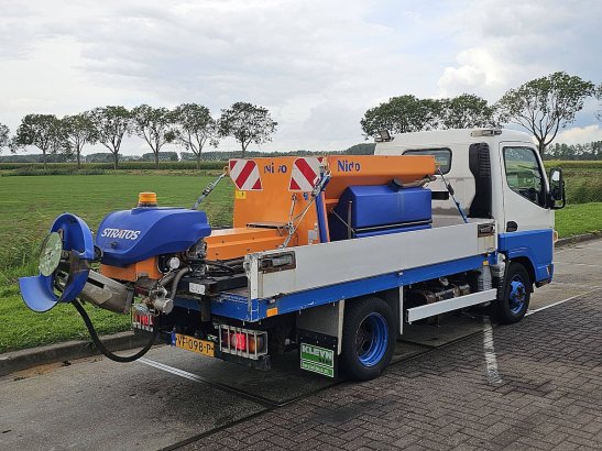 FUSO CANTER 3S13 nido zoutstrooier FUSO Canter 3S13 NIDO zoutstrooier 2013 2 Open box vans image 3