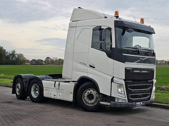 VOLVO FH 500 6x2 steered pto+hydr 590 2020 2 Tractor Units image 5