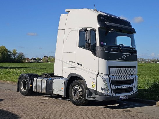 VOLVO FH 500 xl 590 2022 2 Tractor Units image 5