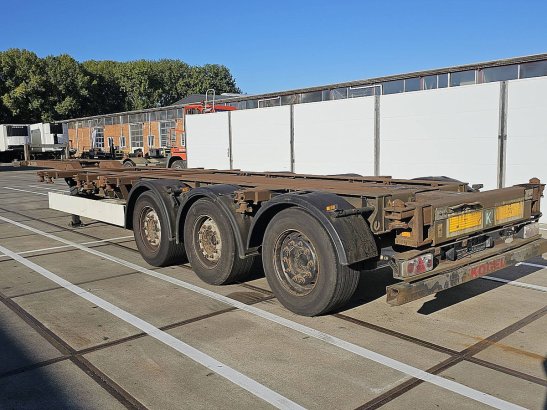 KOGEL SW24 MULTI 2X 20, 1X30, 1X40, HIGHCUBE, 20FT MITTIG Kögel SW24 MULTI 2X 20, 1X30, 1X40, HIGHCUBE, 20FT MITTIG 2008 2...