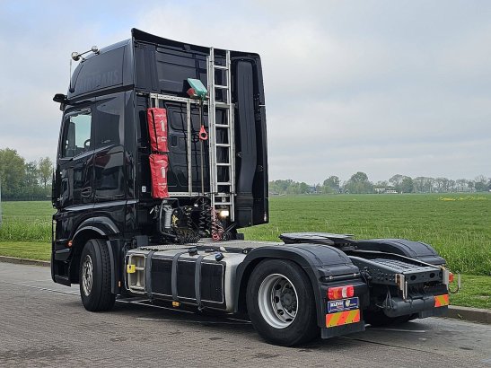 MERCEDES-BENZ ACTROS 1848 LS gigaspace mp5 2xtank 9669 2022 2 Tractor Units image 6