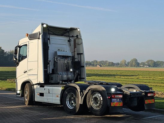 VOLVO FH 500 6x2 steered pto+hydr 590 2020 2 Tractor Units image 6