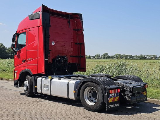 VOLVO FH 500 globetrotter 590 2023 2 Tractor Units image 6