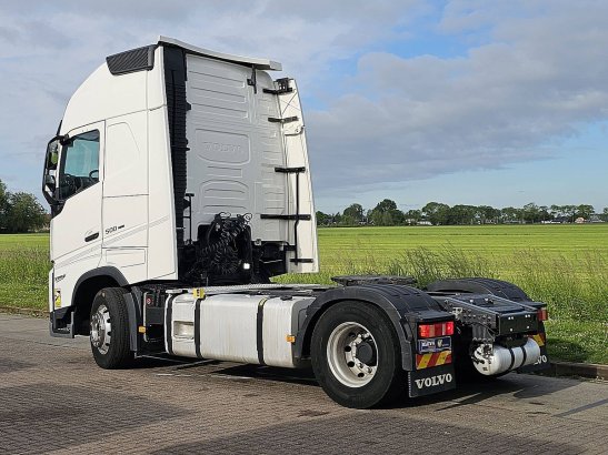 VOLVO FH 500 xl led i-p-c 2x tank 590 2023 2 Tractor Units image 6