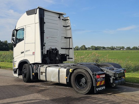 VOLVO FH 500 XL I-SHIFT LED Low-Mileage Navi 590 2022 2 Tractor Units image 6