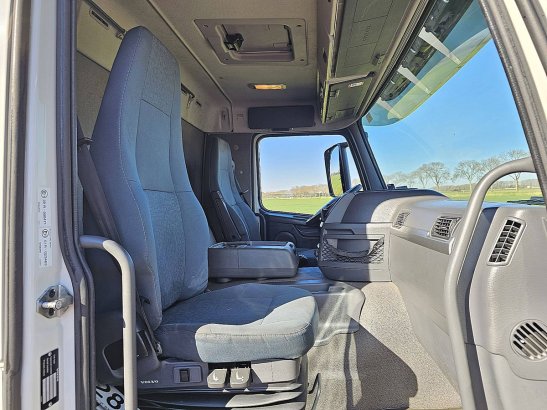 VOLVO FM 13.500 19.000l FM 13.500 19.000L 2011 2 image 22