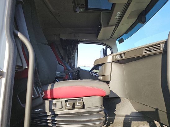 VOLVO FH 500 6x2 steered pto+hydr 590 2020 2 Tractor Units image 7