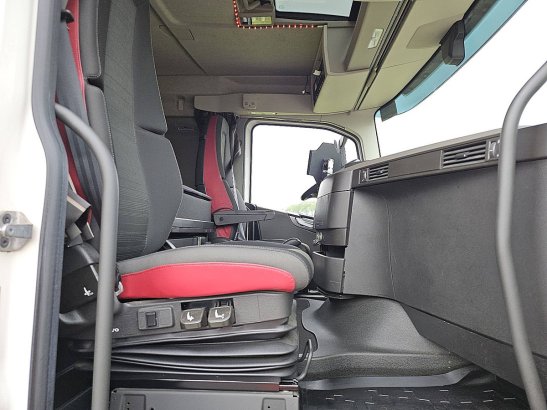 VOLVO FH 500 6x2 steered pto+hydr 590 2020 2 Tractor Units image 7