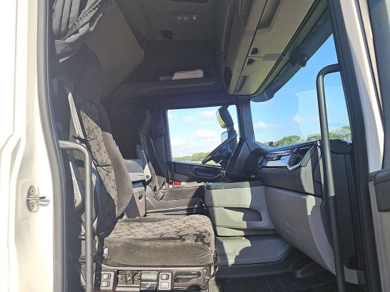 SCANIA R410 2x tank retarder R410 2x Tank Retarder 2018 2 Tractor Units image 7