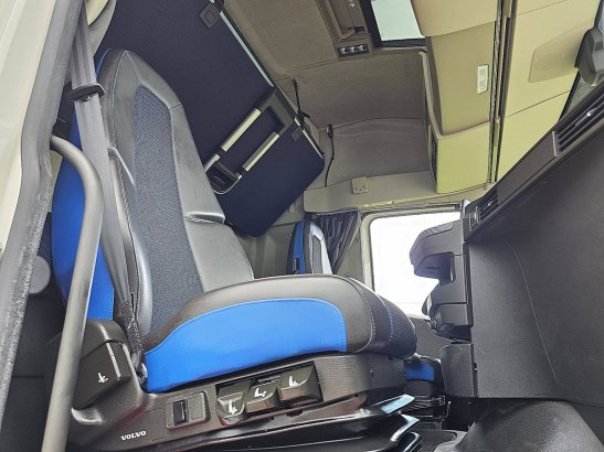 VOLVO FH 460 i-save retarder 590 2021 2 Tractor Units image 7
