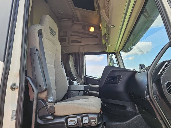 IVECO AS440S40 STRALIS lng AS440S40 STRALIS LNG 2018 2 Tractor Units image 7