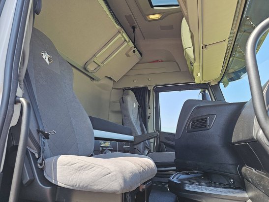 IVECO S-WAY AS440S49 S-WAY AS440S49 2022 2 Tractor Units image 7