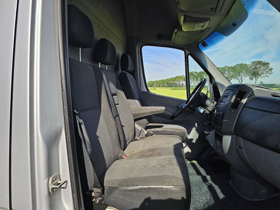 MERCEDES-BENZ SPRINTER 319 v6 3.0ltr ac aut Mercedes-Benz Sprinter 319 V6 3.0ltr ac aut 2011 2 Small Vans image 37