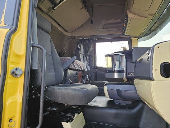 SCANIA R410 R410 2015 2 Tractor Units image 7